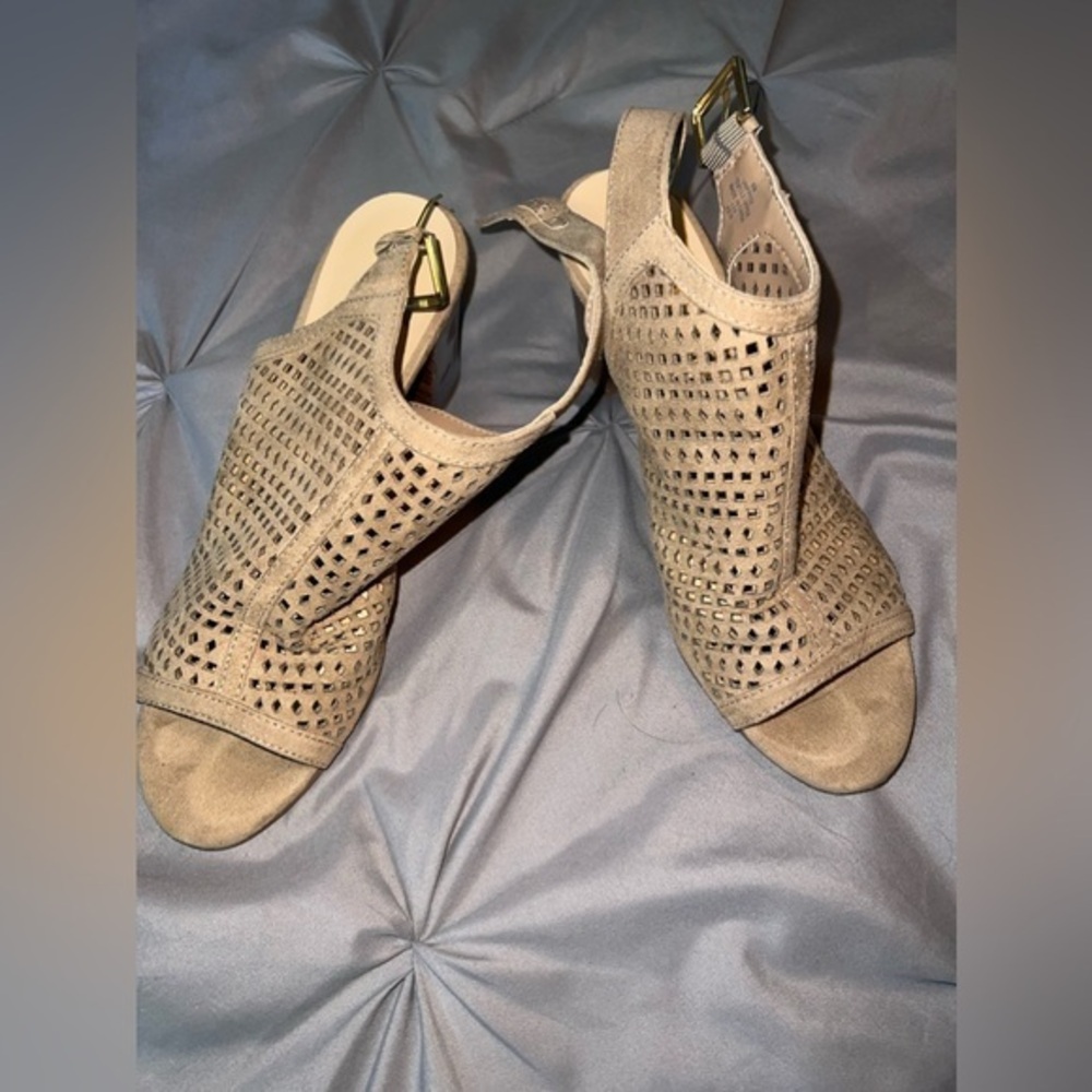 Unisa Tan Woven open toed heels size 8.5